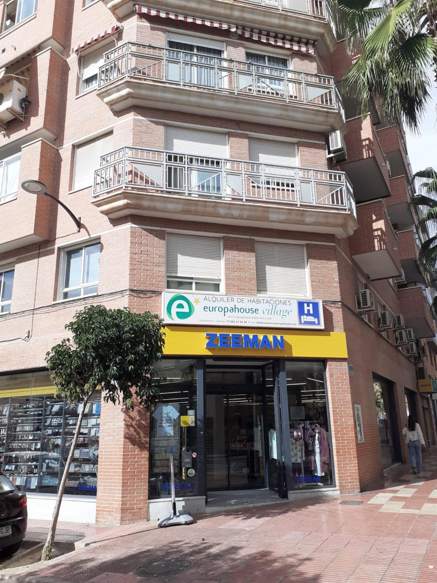 Europa House Village San Vicente Raspeig المظهر الخارجي الصورة
